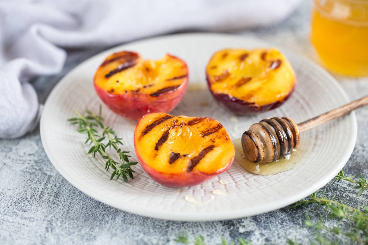 Grilled Peaches with honey