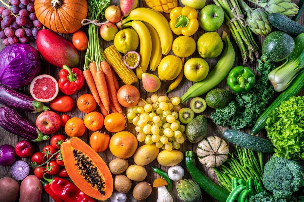 why you should eat the rainbow of fruits and vegetables | icanweightloss.com