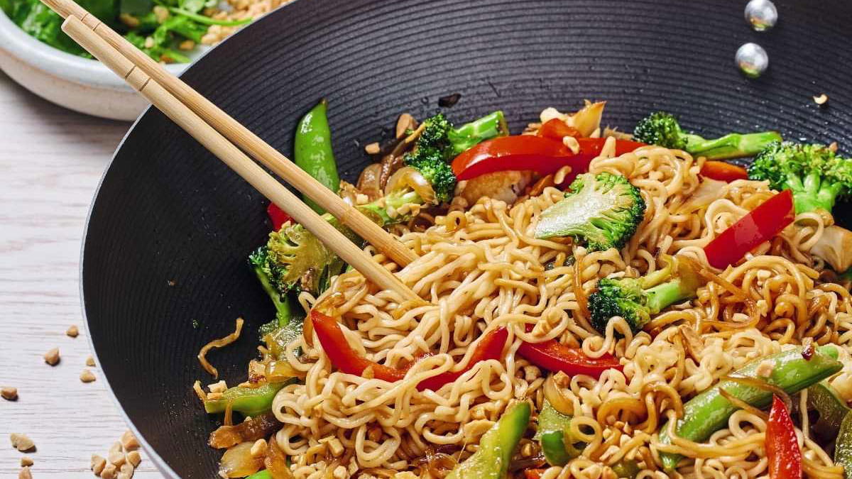 Ready-in-a-flash veggie and noodle stir fry recipe | HBF Health Insurance